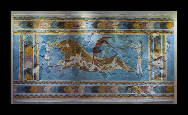 Bull_leaping_minoan_fresco_archmus_Heraklion